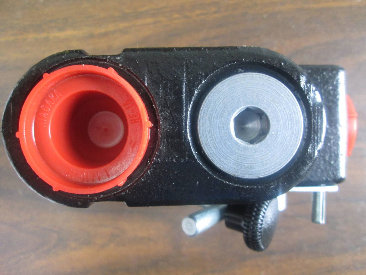 Adjustable Flow Control Valve, #12 SAE Ports, 0–30 GPM Q770547