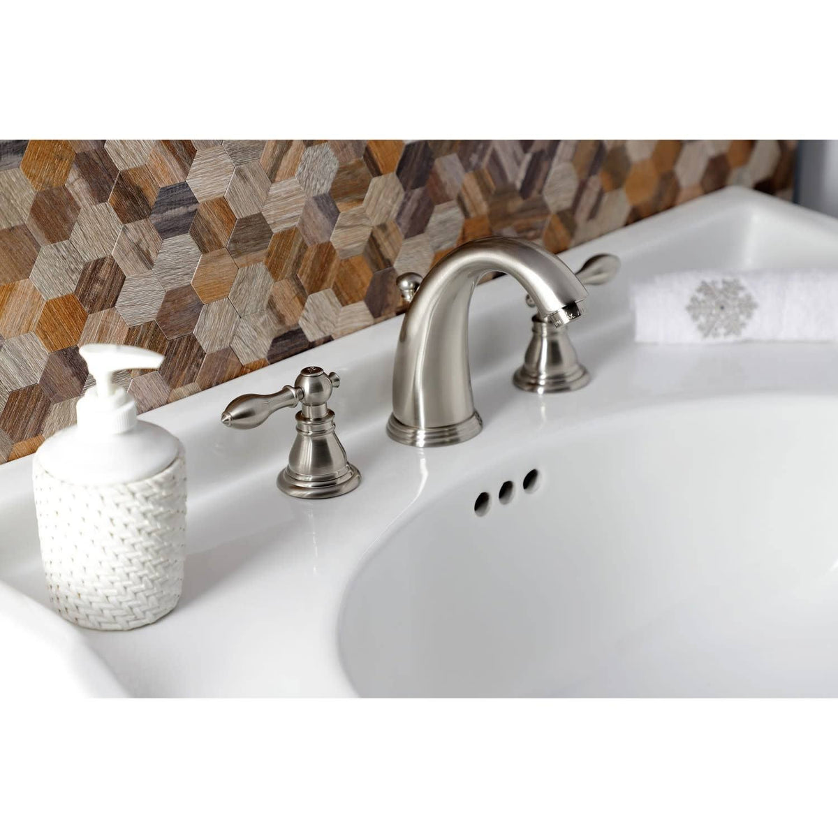Widespread Bathroom Faucet with Pop-Up Brushed Brass P838551