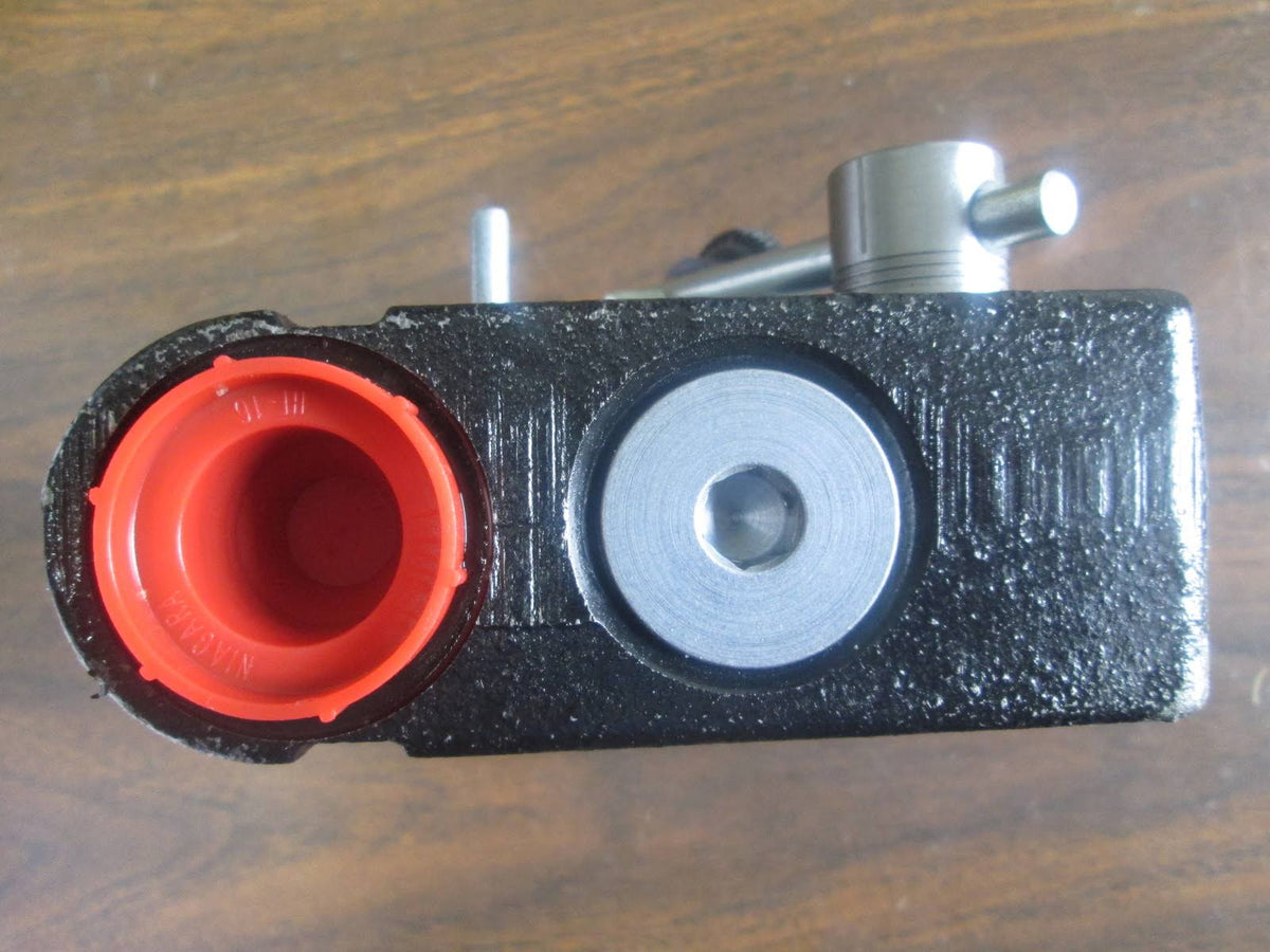 Adjustable Flow Control Valve, #12 SAE Ports, 0–30 GPM Q770547