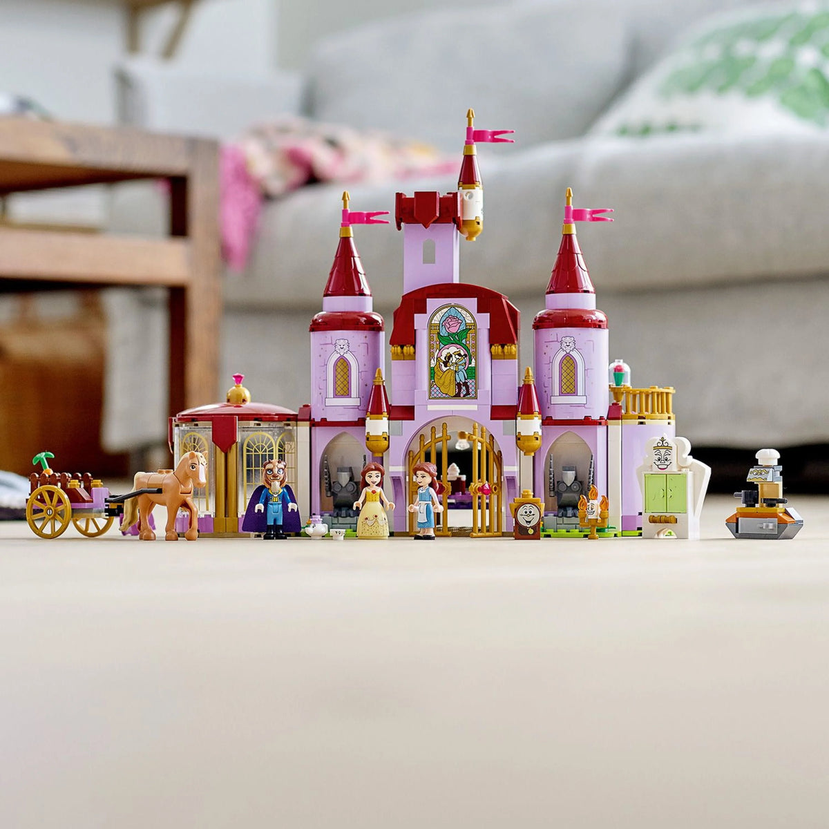 Building Toys with Horse Toy and Mini Dolls Y305536