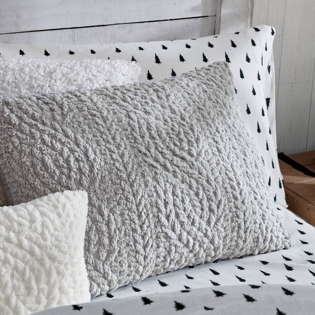 White Twin Sherpa Comforter Set J86473