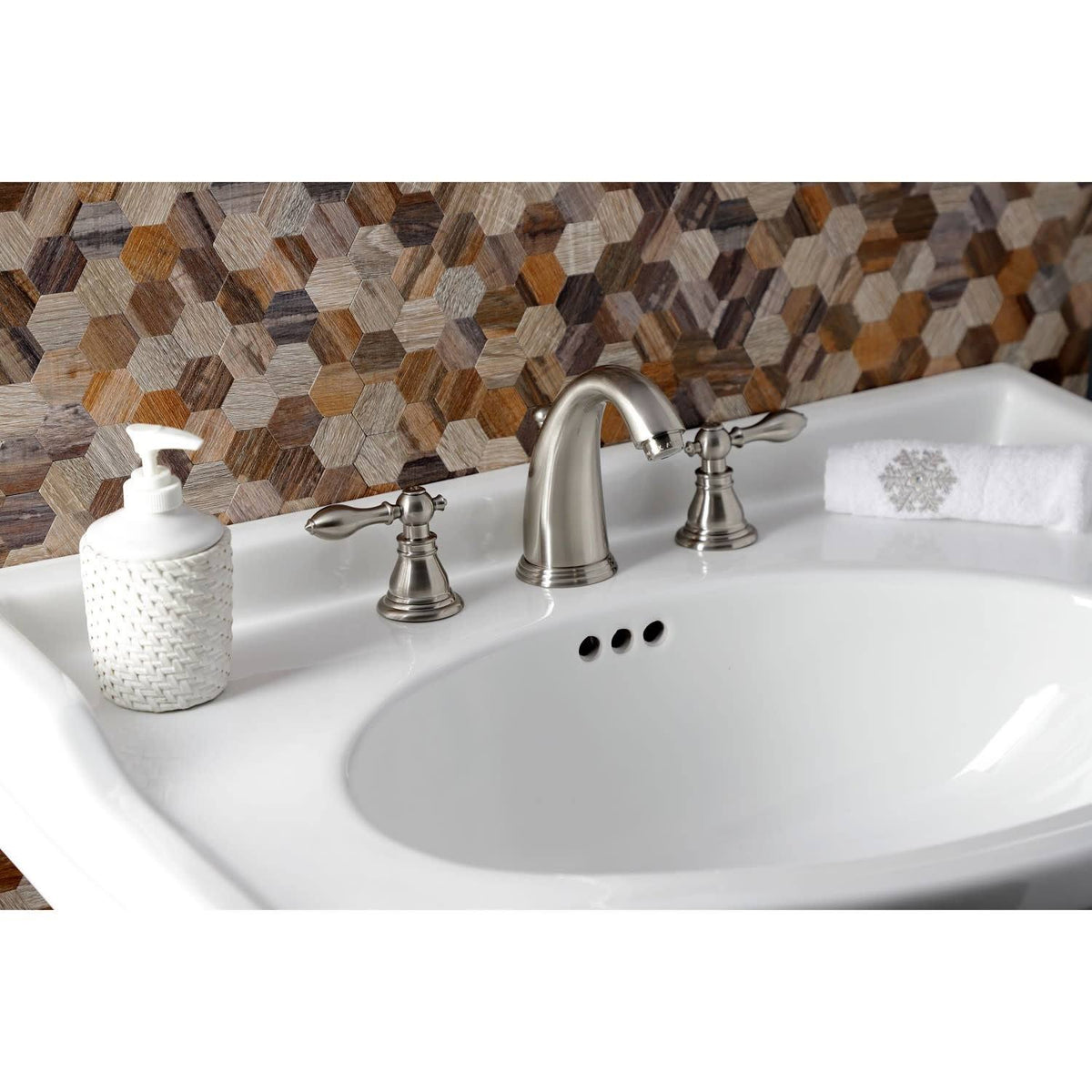 Widespread Bathroom Faucet with Pop-Up Brushed Brass P838551