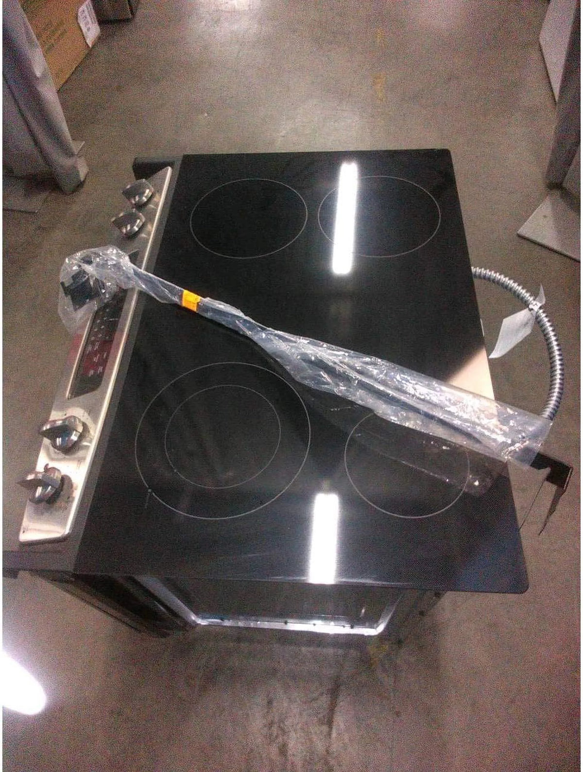 4.4 Cu.Ft. Stainless 4 Burner Electric Range V85868