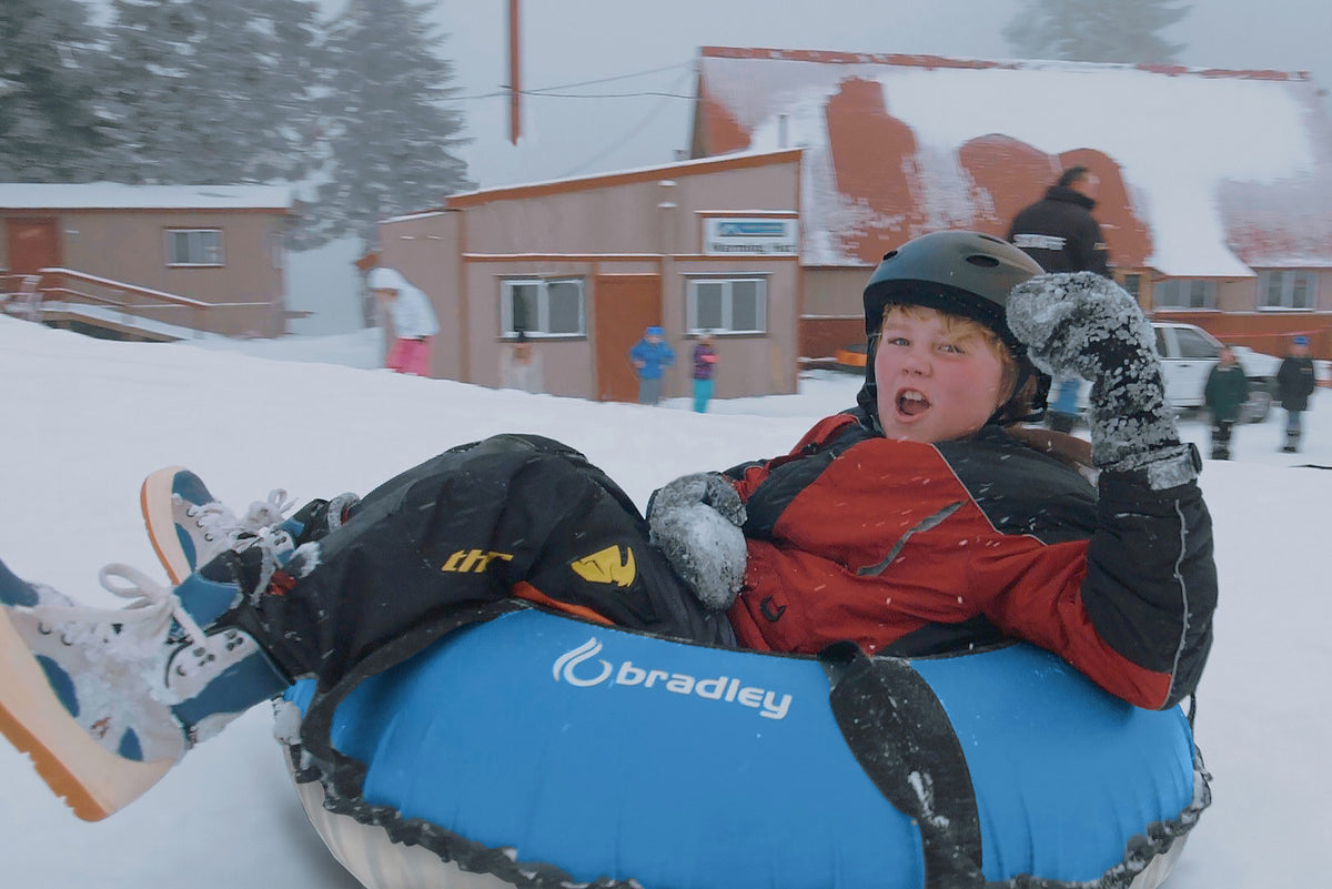 50-Inch Heavy Duty Inflatable Sledding Tubes with Padded Saucer Sled J993
