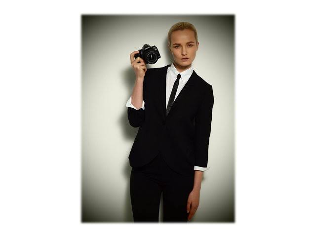 12.3 Megapixel Digital SLR Camera (Body Only) D393